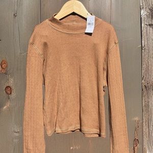 American eagle cropped mock neck top